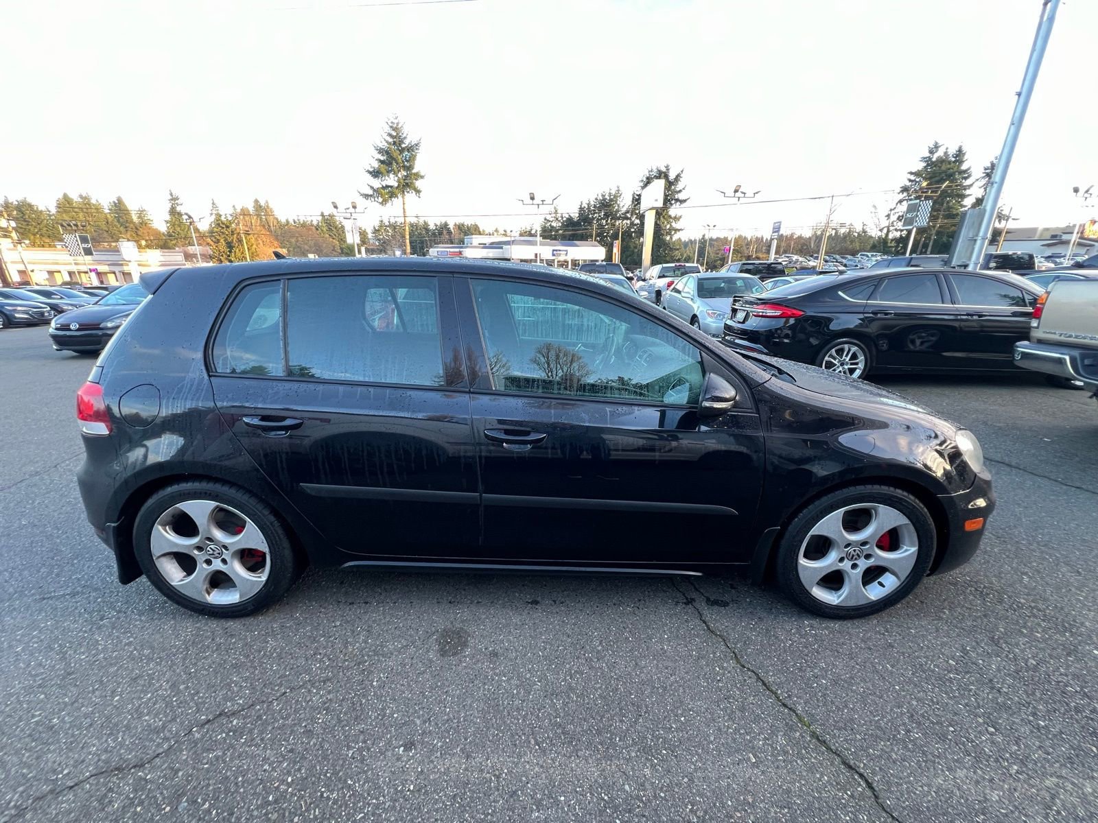 Used 2010 Volkswagen GTI 4-Door image 5