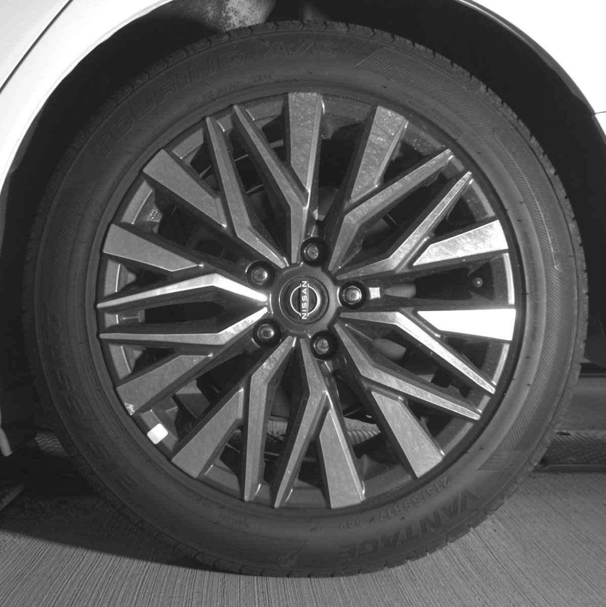 Used 2025 Nissan Altima 2.5 SV FWD image 14