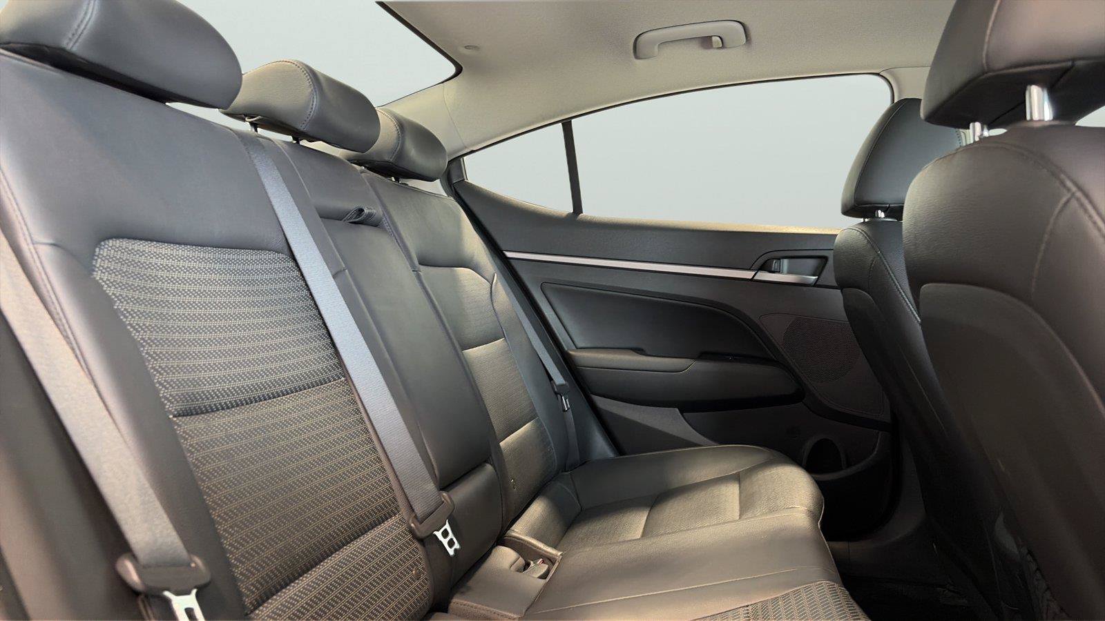 Used 2017 Hyundai Elantra Limited FWD image 15
