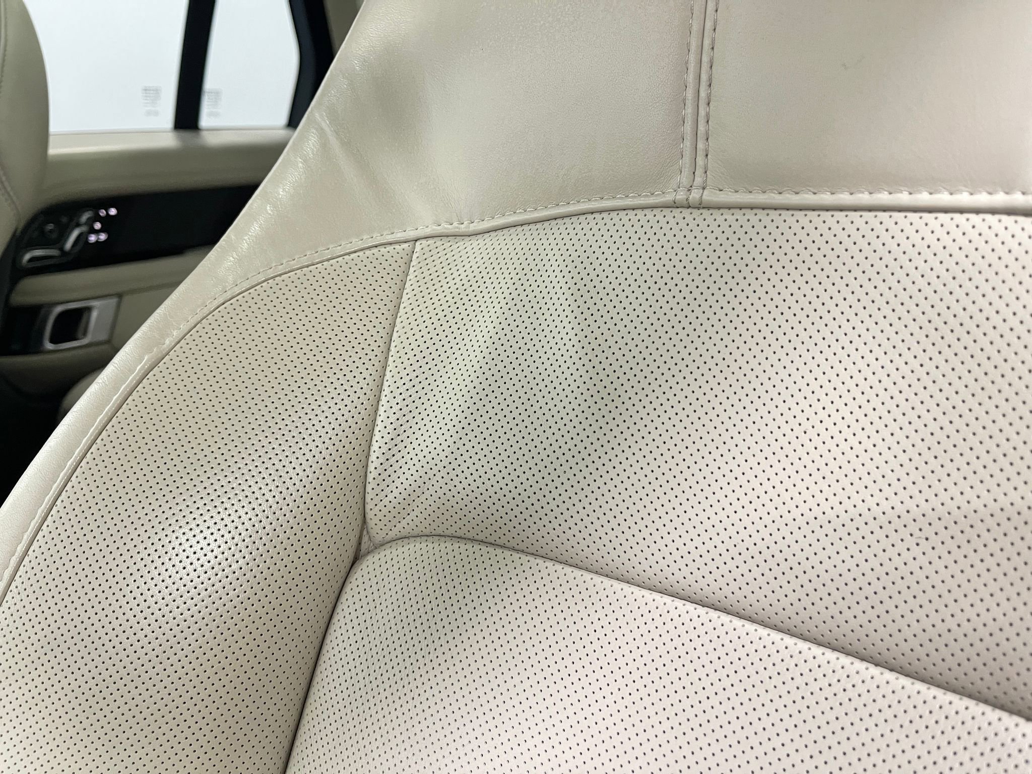 Used 2019 Land Rover Range Rover Autobiography AWD/4WD image 18