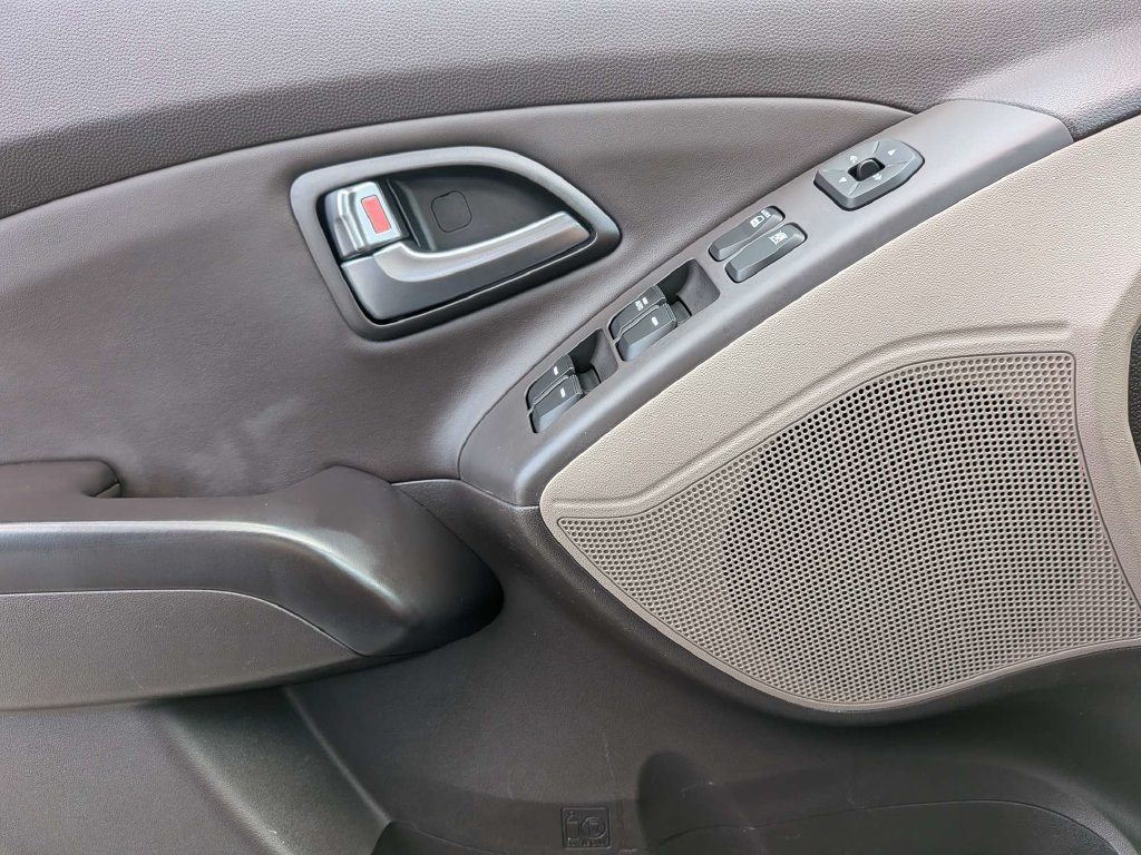 Used 2014 Hyundai Tucson Limited w/ Technology Package 02 FWD image 33