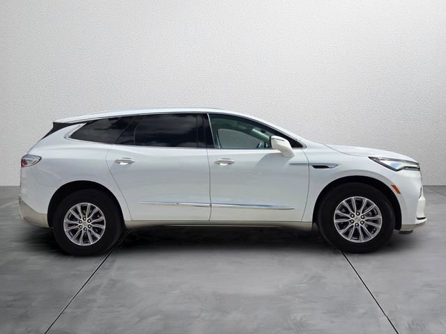 Used 2024 Buick Enclave Essence FWD image 5