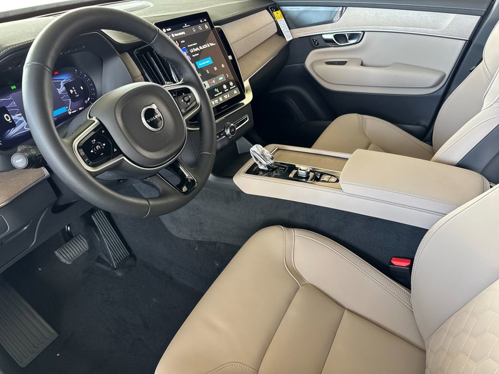 New 2026 Volvo XC90 B6 Plus w/ Protection Package Premier image 9
