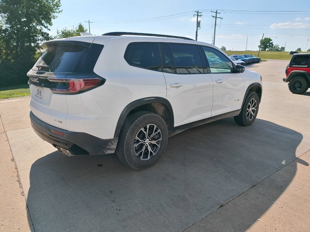 Used 2026 GMC Acadia AT4 w/ Luxury Package AWD/4WD image 6