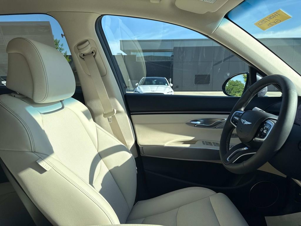New 2026 Genesis GV70 2.5T Select image 14