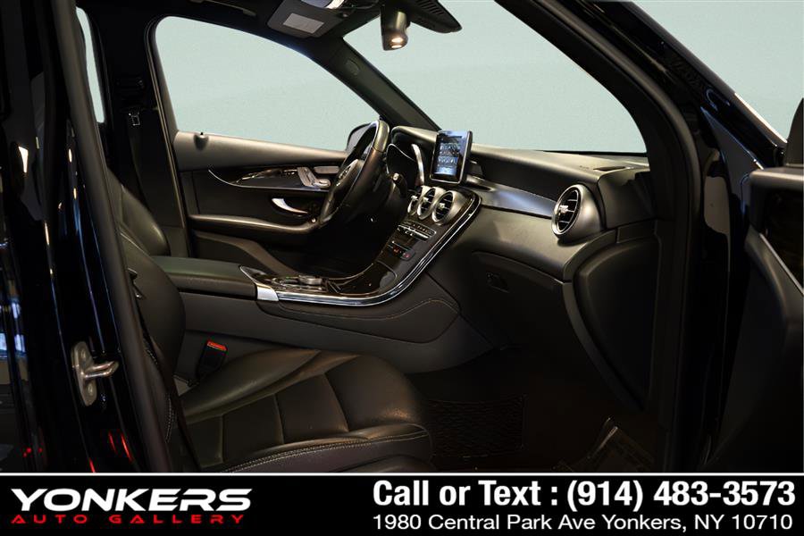 Used 2018 Mercedes-Benz GLC 300 4MATIC image 19