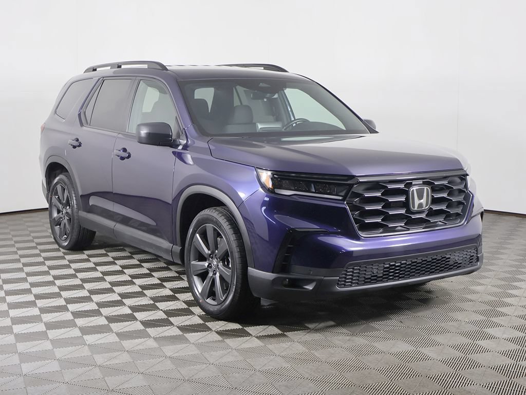 Certified 2024 Honda Pilot Sport image 2