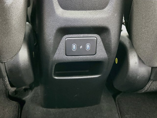 Used 2025 Hyundai Venue SEL FWD image 10