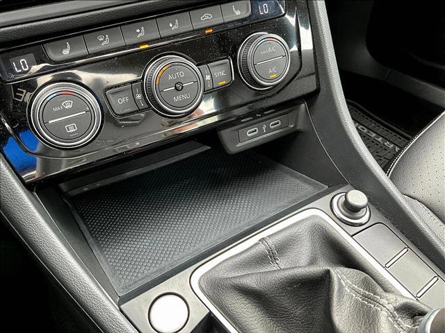 Used 2024 Volkswagen Jetta SE FWD image 26