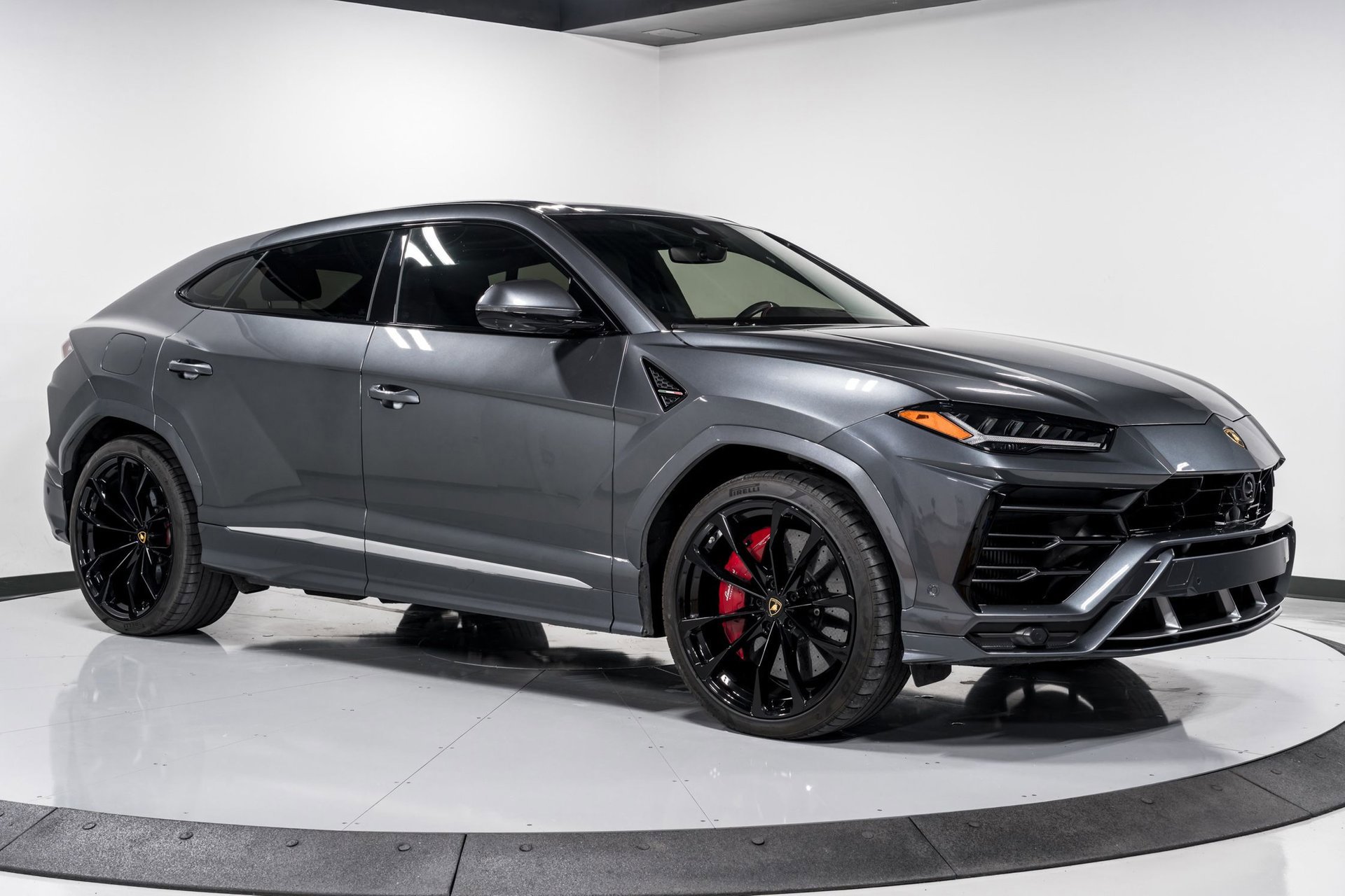 Used 2020 Lamborghini Urus image 44