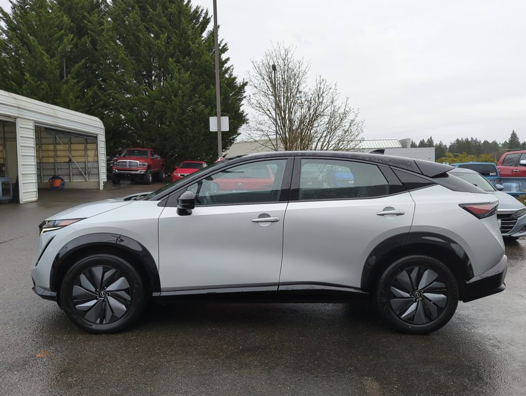 Used 2024 Nissan Ariya AWD image 2