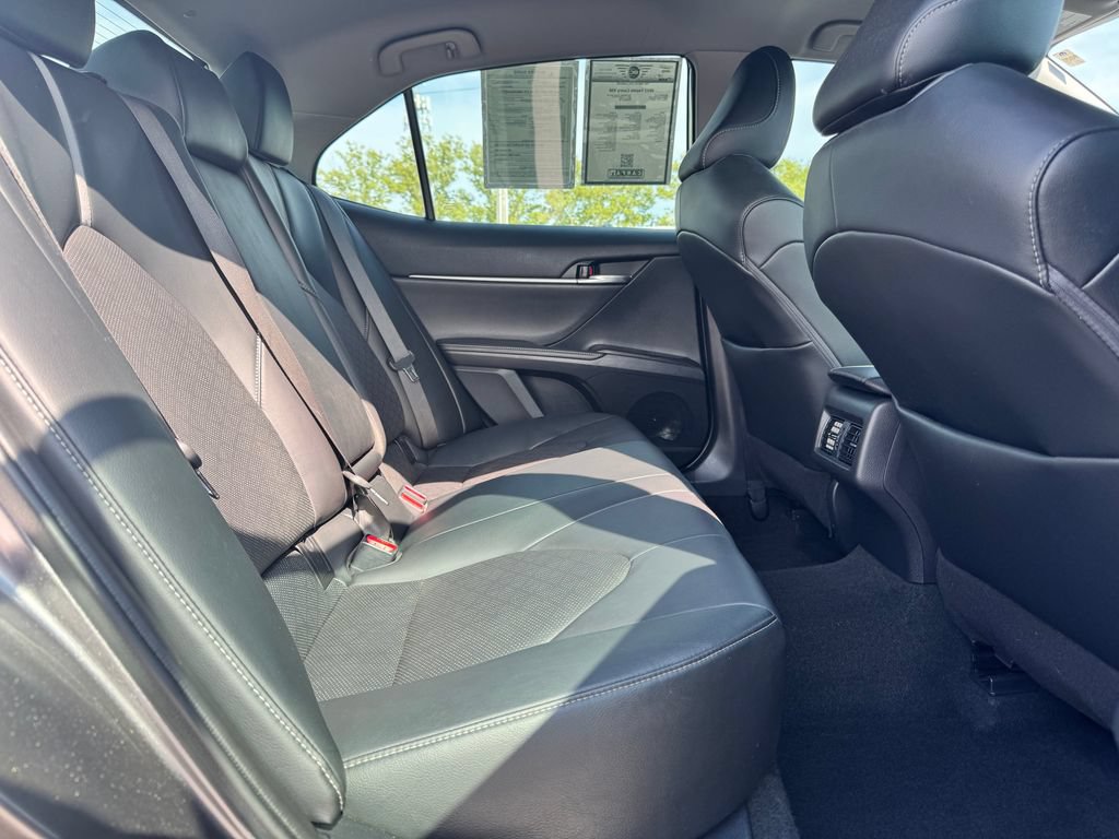 Used 2022 Toyota Camry XSE FWD image 14