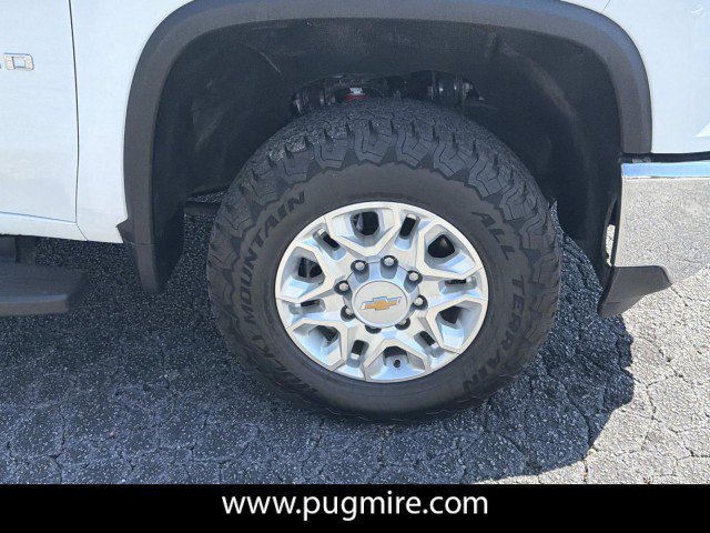 Used 2024 Chevrolet Silverado 2500 LT AWD/4WD image 12