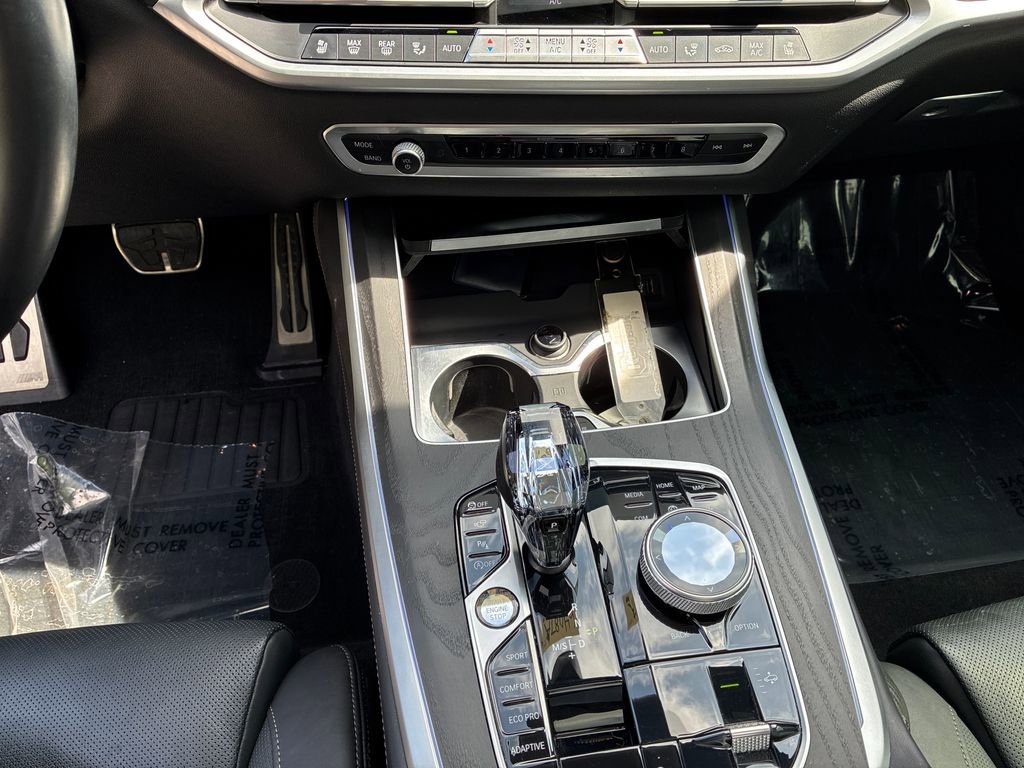 Used 2022 BMW X7 M50i w/ Dynamic Handling Package AWD/4WD image 16