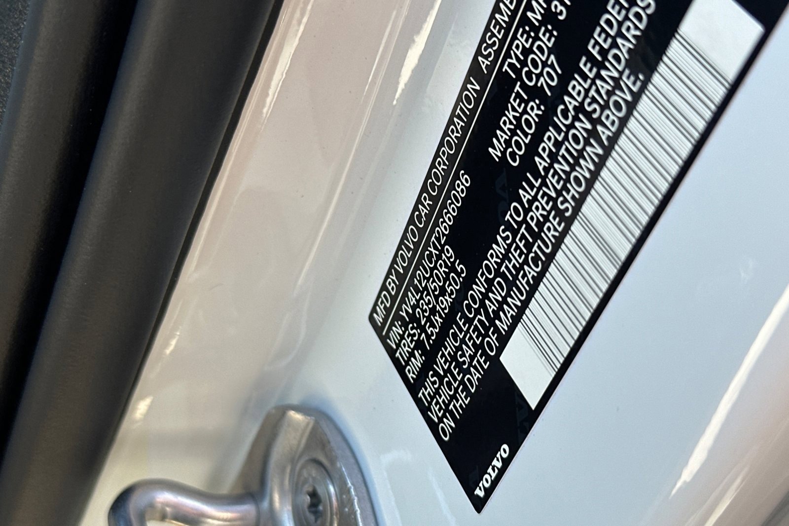 New 2026 Volvo XC40 B5 Plus w/ Protection Package Premier image 27