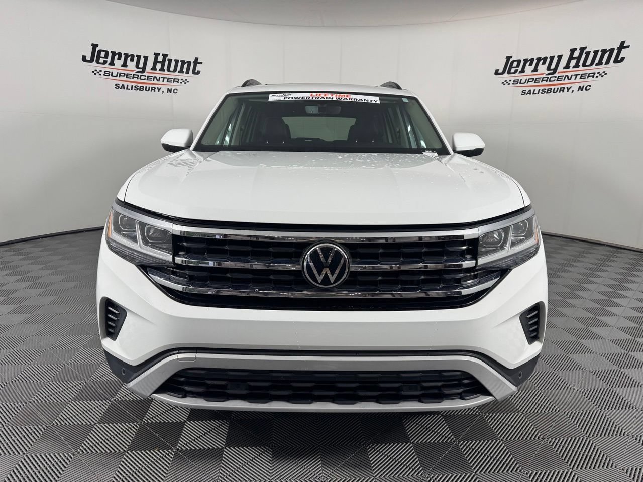 Used 2023 Volkswagen Atlas SE w/ Panoramic Sunroof Package FWD image 4