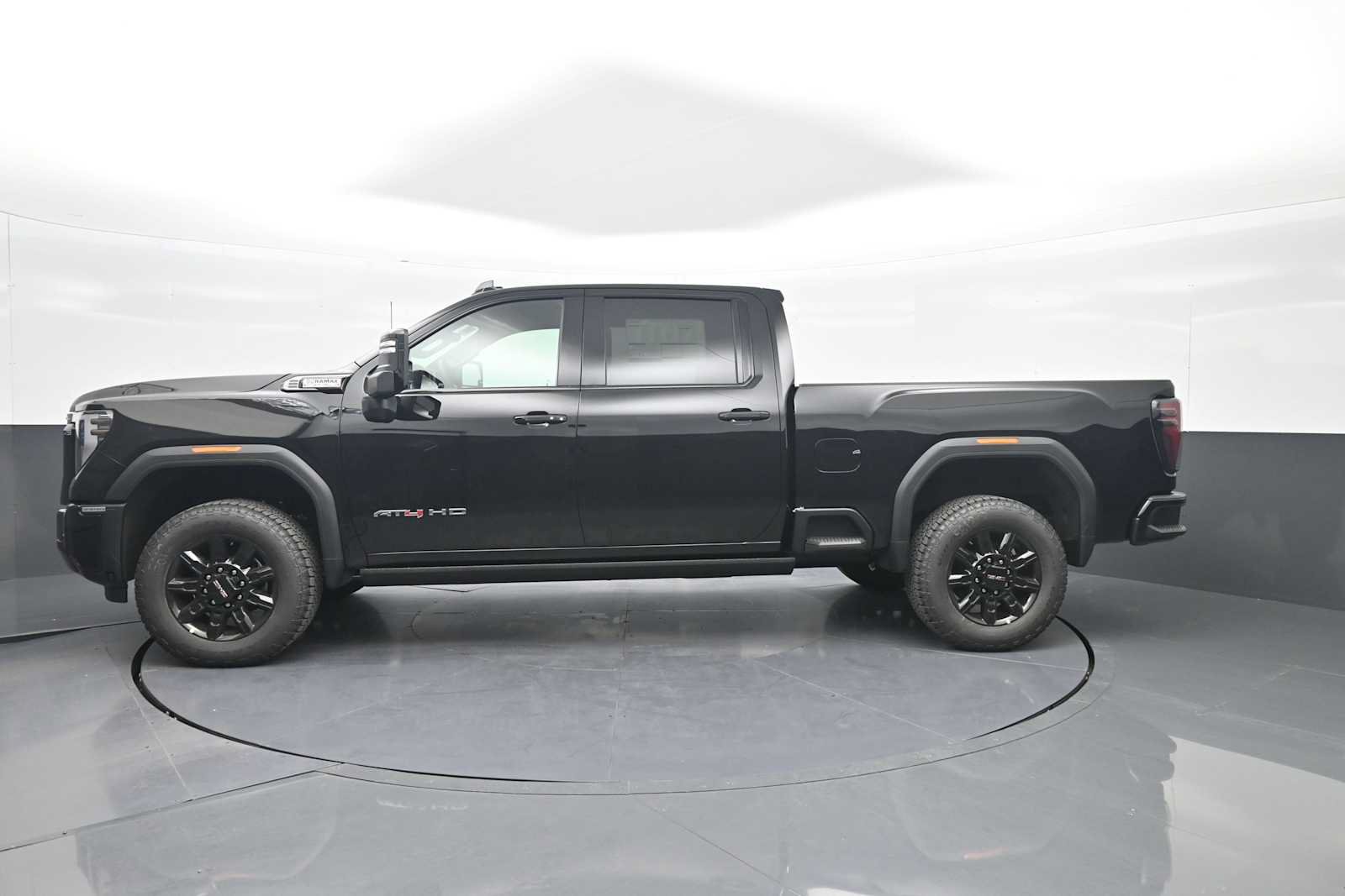 New 2026 GMC Sierra 2500 AT4 w/ AT4 Premium Plus Package AWD/4WD image 5