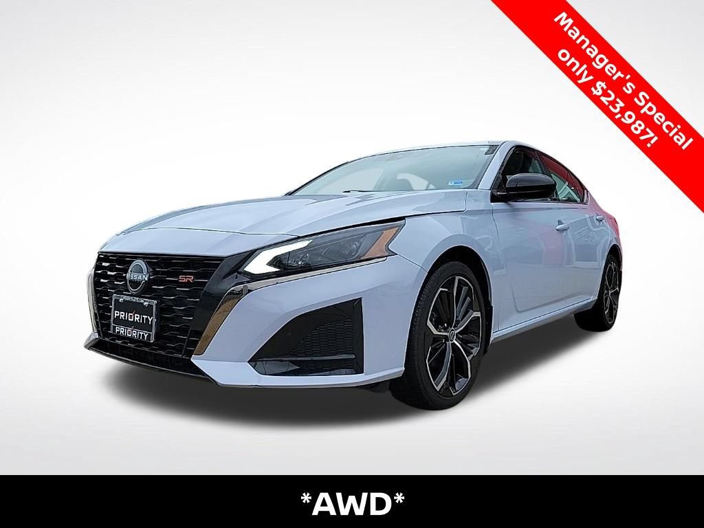 Used 2024 Nissan Altima 2.5 SR AWD/4WD image 1