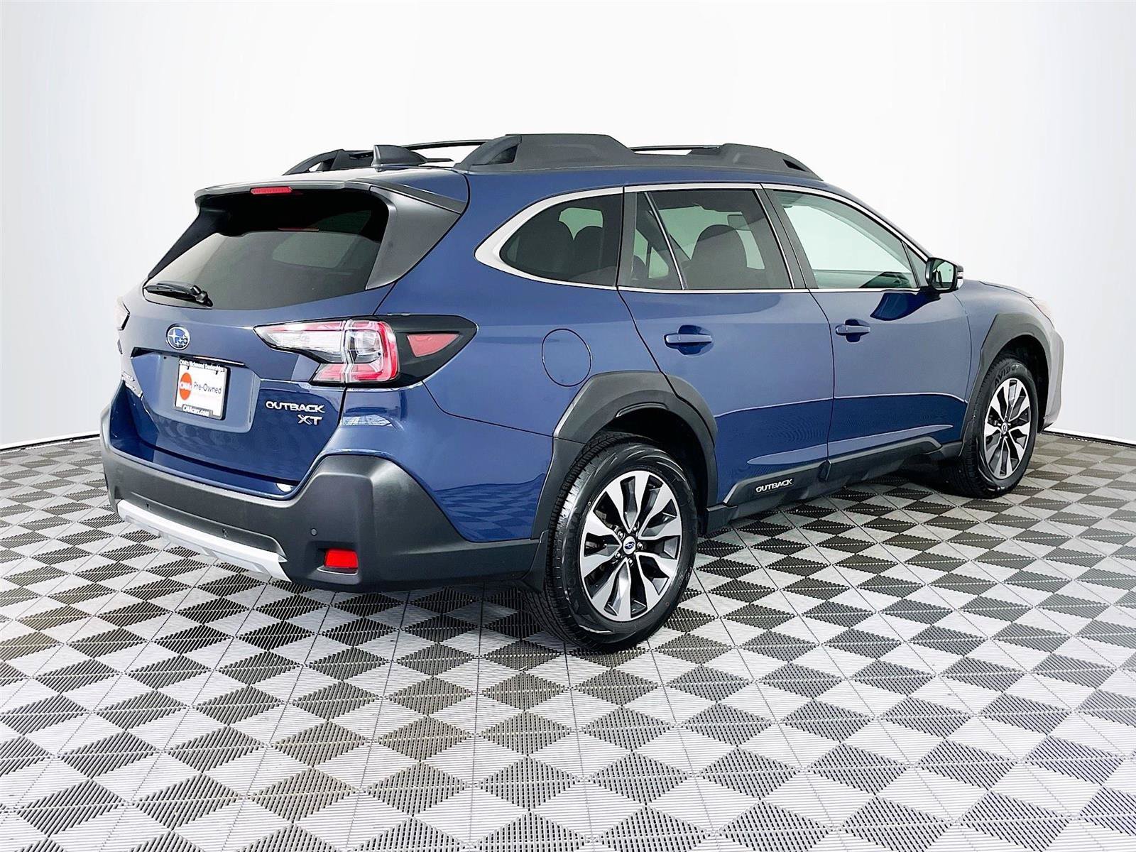 Used 2023 Subaru Outback Limited XT AWD/4WD image 9