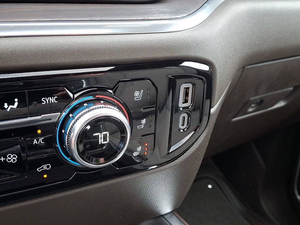 New 2025 GMC Sierra 2500 SLT w/ SLT Premium Package image 17