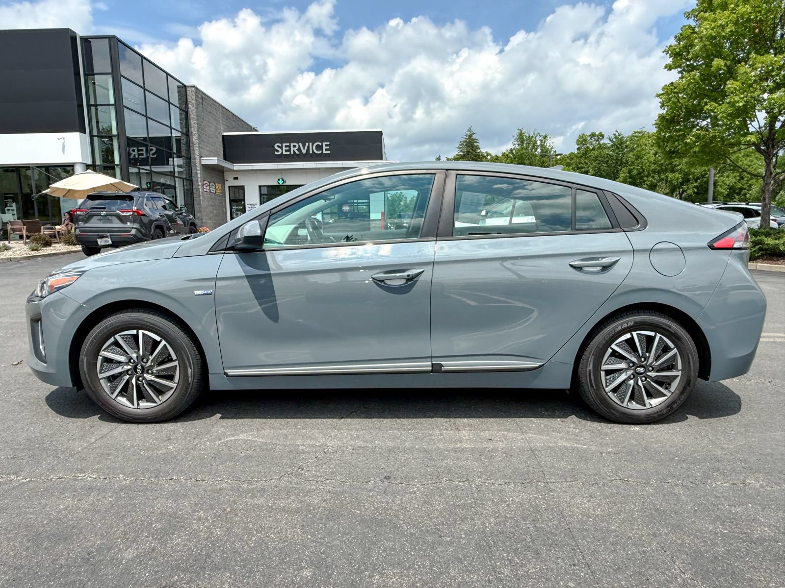 Used 2020 Hyundai Ioniq SE FWD image 10