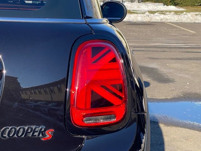 Used 2021 MINI Cooper S w/ Premium Package image 17