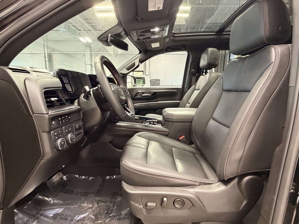 Used 2025 Chevrolet Suburban RST w/ Sun And Tow Package image 22