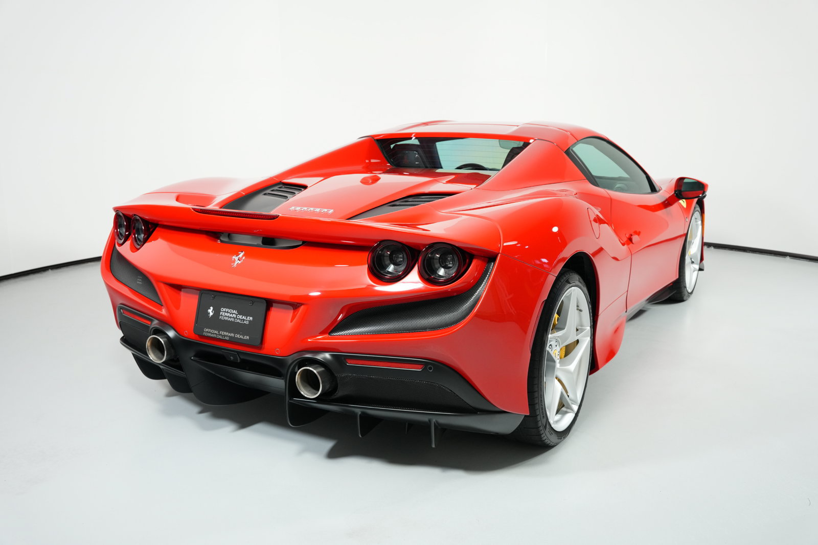 Used 2022 Ferrari F8 Spider RWD image 15