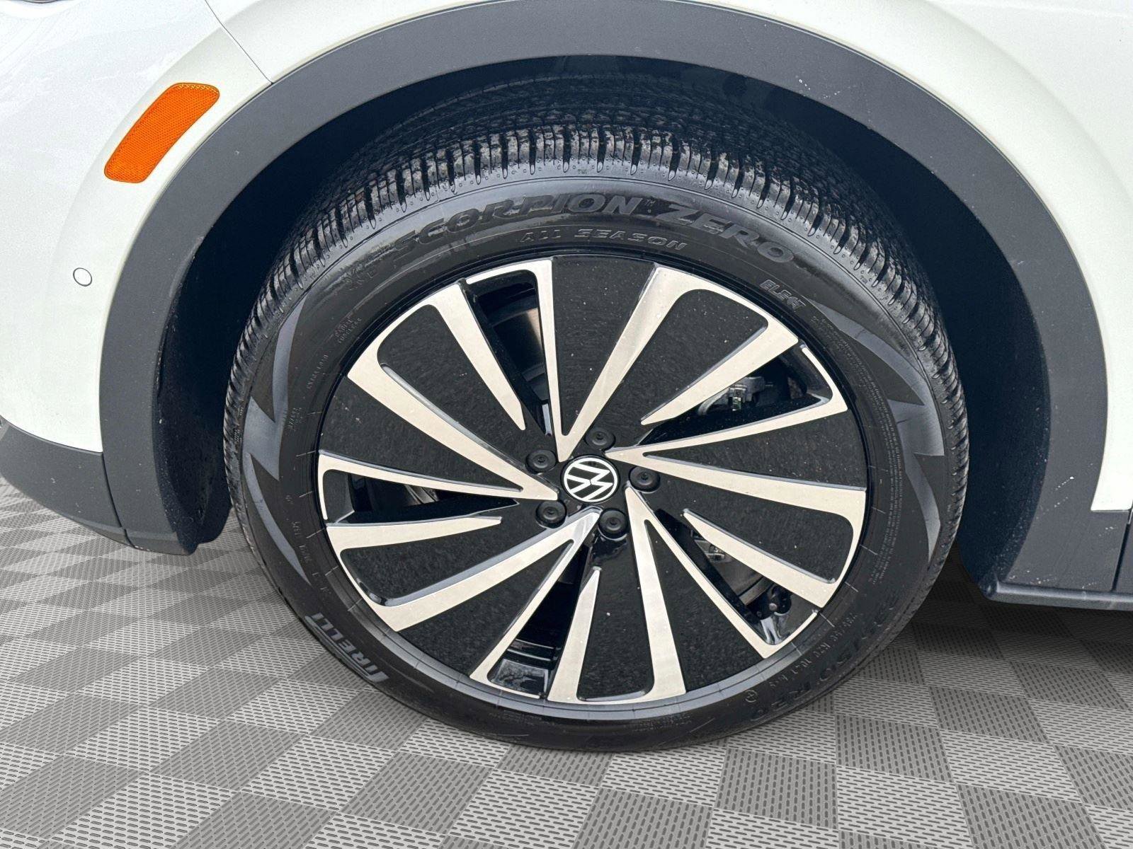 New 2025 Volkswagen ID.4 Pro AWD/4WD image 9