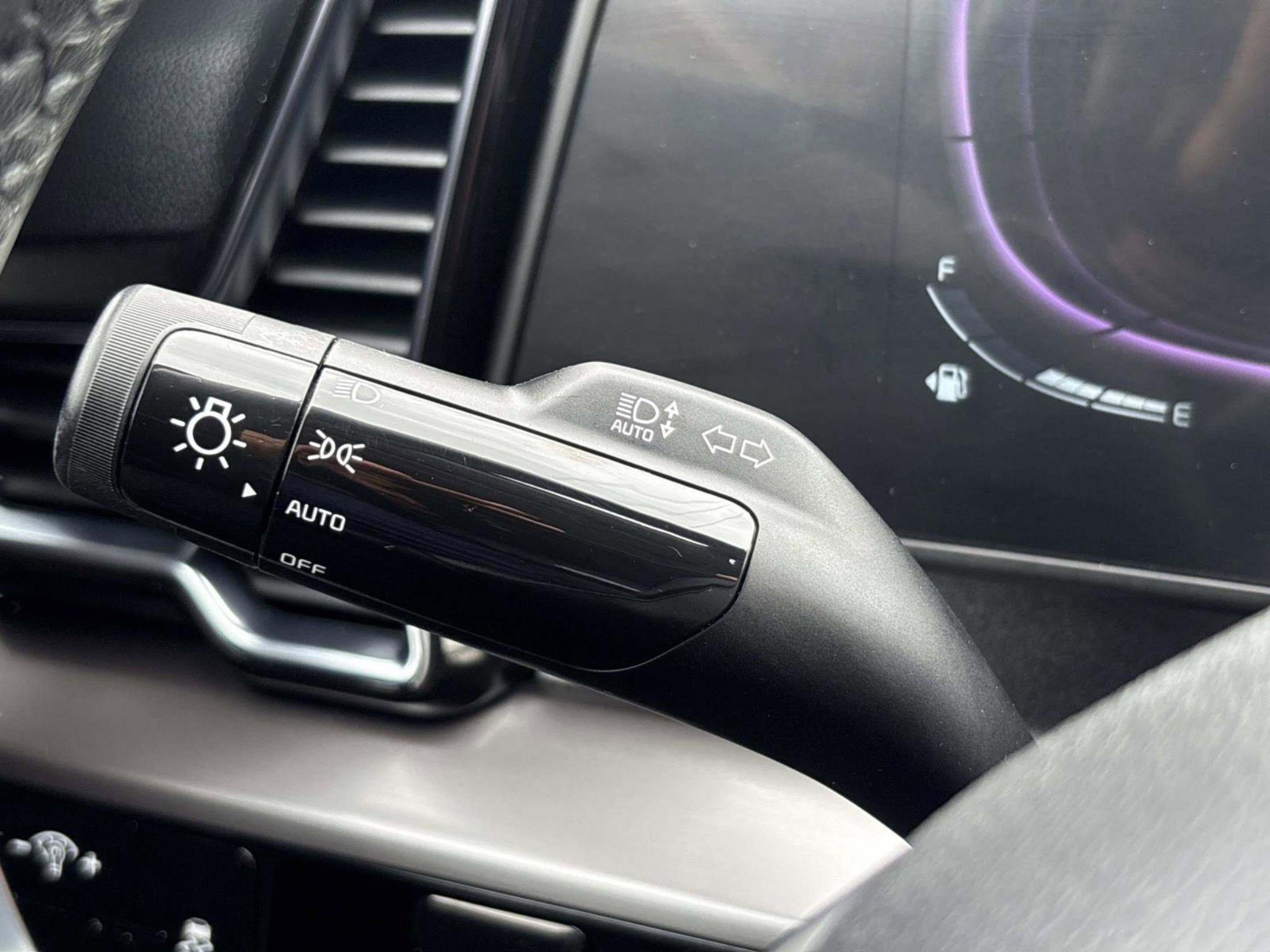 Used 2023 Kia Sportage EX image 29