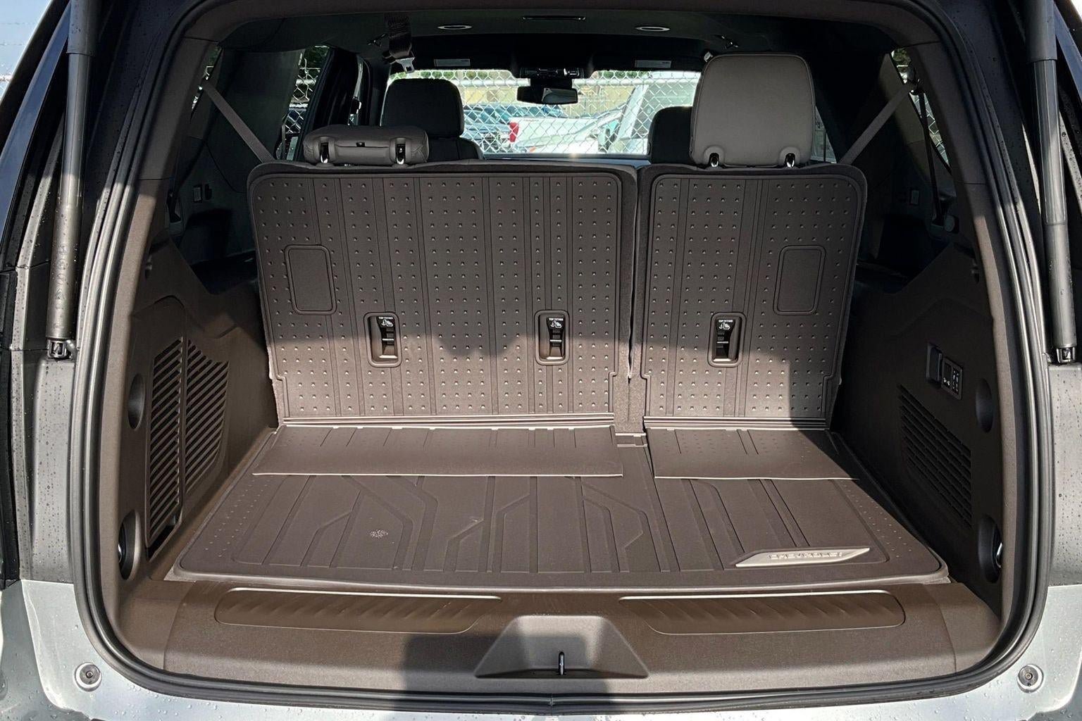 New 2026 Chevrolet Suburban LT w/ Comfort Package AWD/4WD image 5