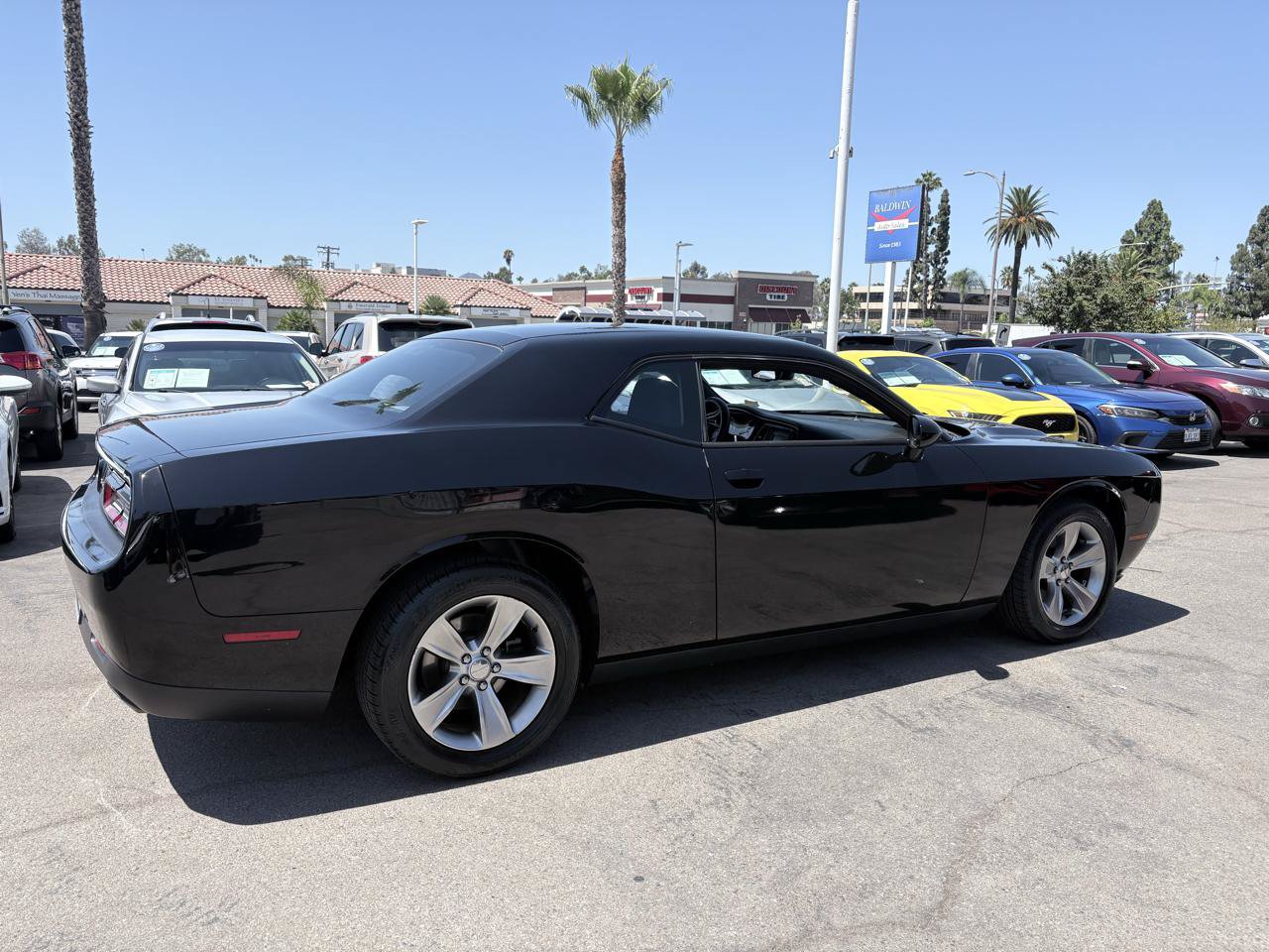 Used 2016 Dodge Challenger SXT RWD image 14