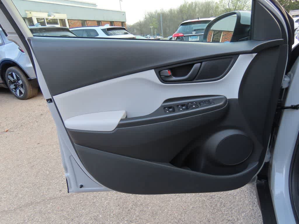 Used 2023 Hyundai Kona SEL AWD/4WD image 16