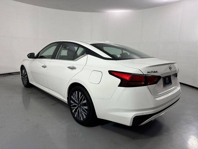Used 2025 Nissan Altima 2.5 SV FWD image 30