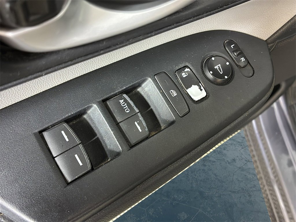 Used 2017 Honda CR-V LX image 33