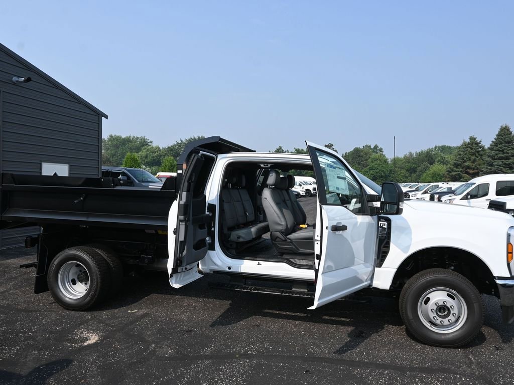 New 2025 Ford F350 XL w/ XL Chrome Package image 23