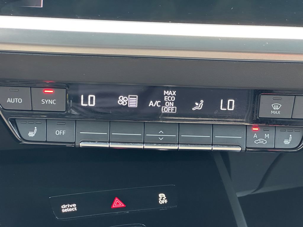 Used 2023 Audi Q4 e-tron Premium Plus w/ Premium Plus image 17