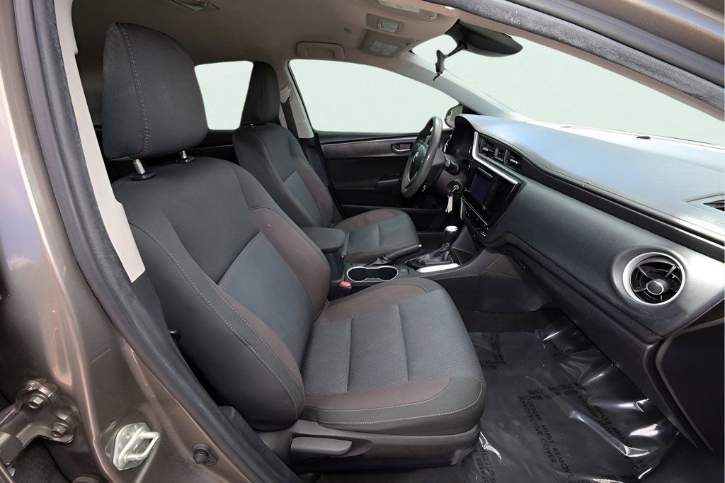 Used 2019 Toyota Corolla LE FWD image 12