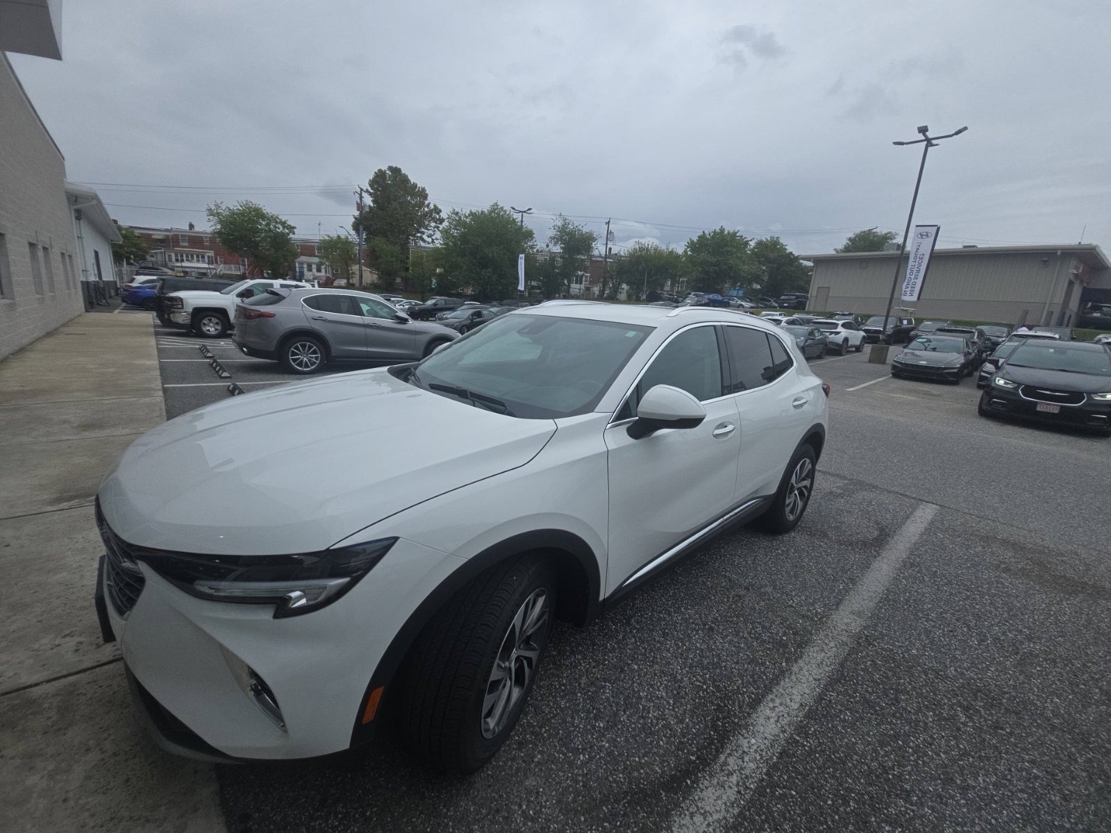 Used 2023 Buick Envision Essence AWD/4WD image 1