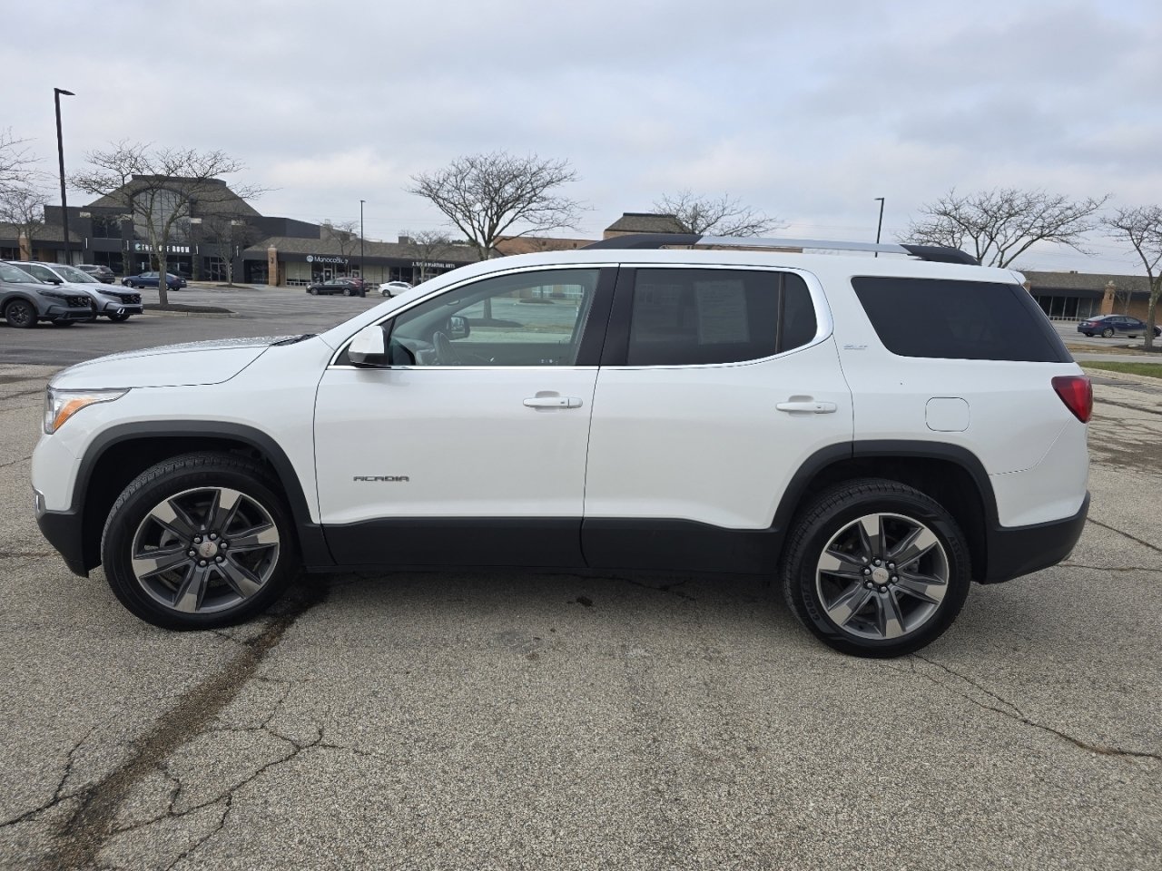 Used 2019 GMC Acadia SLT w/ LPO, Floor Liner Package image 17