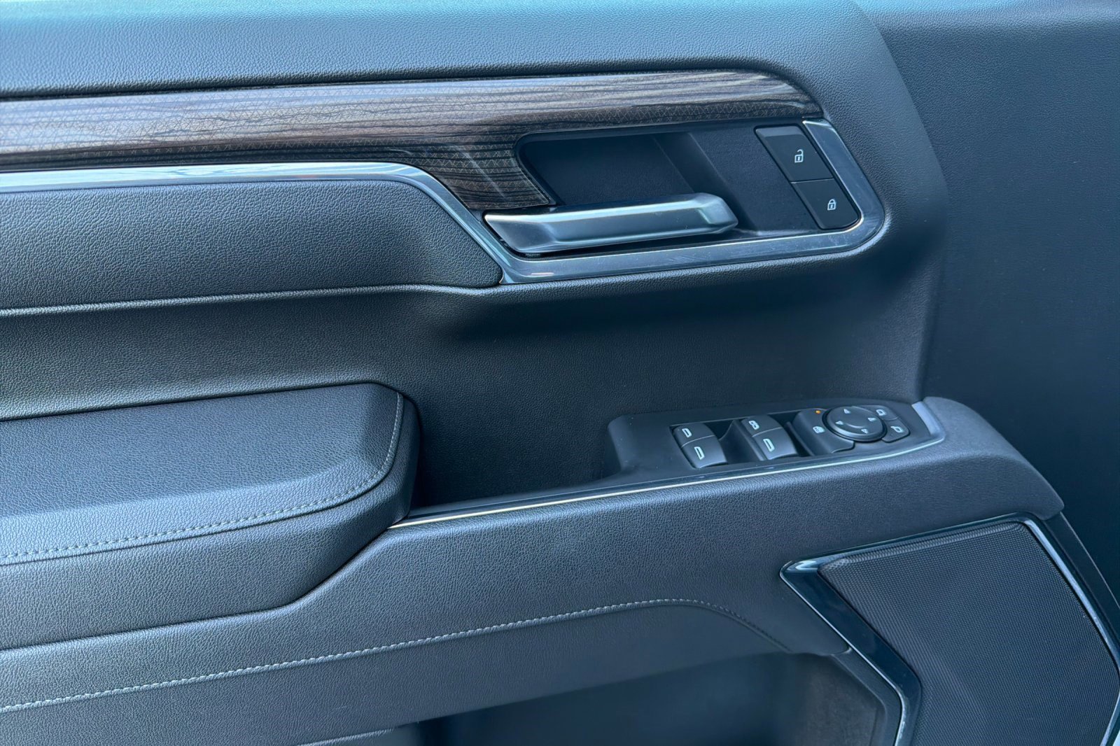 Used 2025 Chevrolet Silverado 1500 LT w/ Protection Package image 12