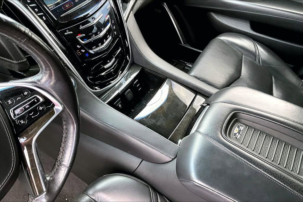Used 2020 Cadillac Escalade ESV Platinum AWD/4WD image 14