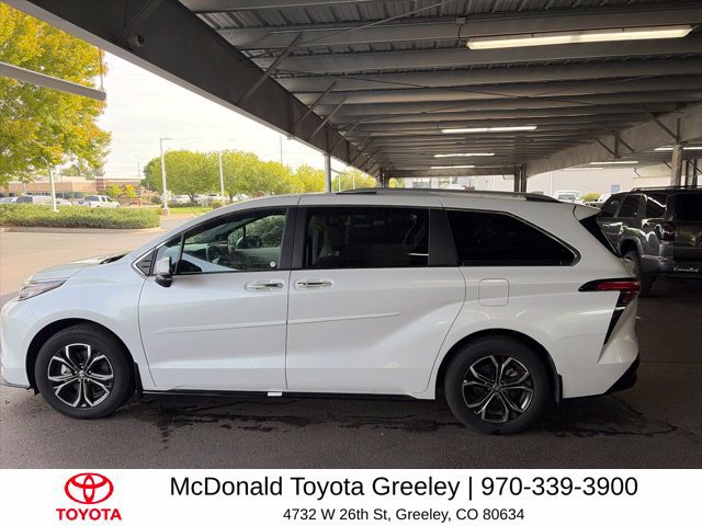 Certified 2025 Toyota Sienna Platinum AWD/4WD image 7