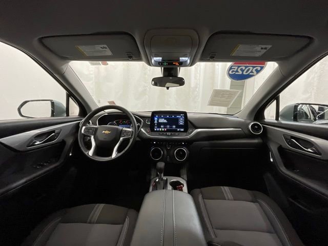 Used 2025 Chevrolet Blazer LT FWD image 16