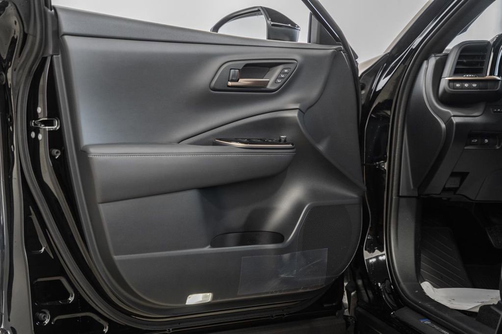 New 2025 Toyota Crown Signia image 40