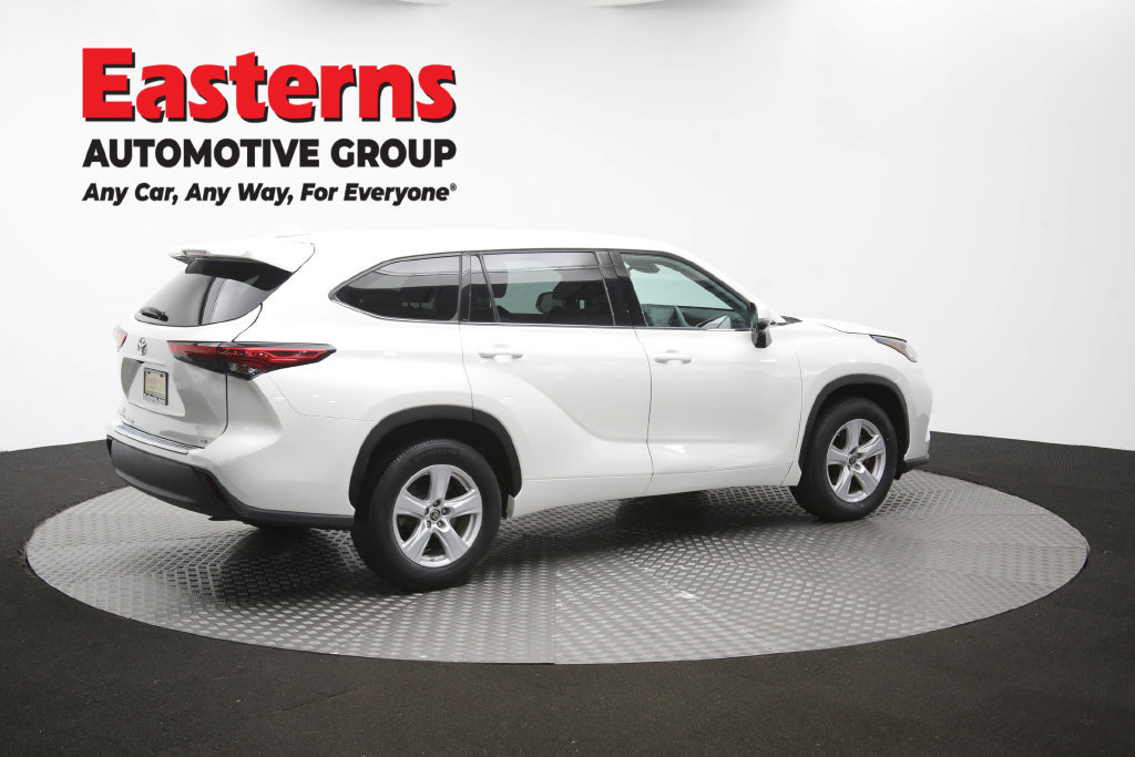 Used 2020 Toyota Highlander LE FWD image 45