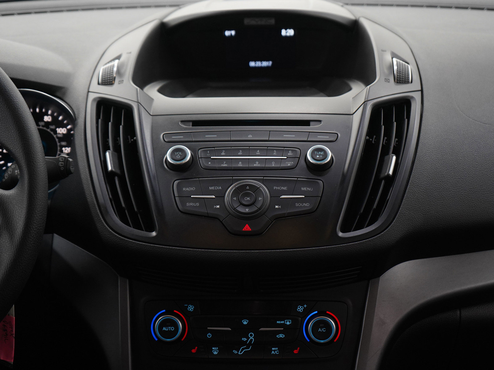 Used 2018 Ford Escape SE image 15