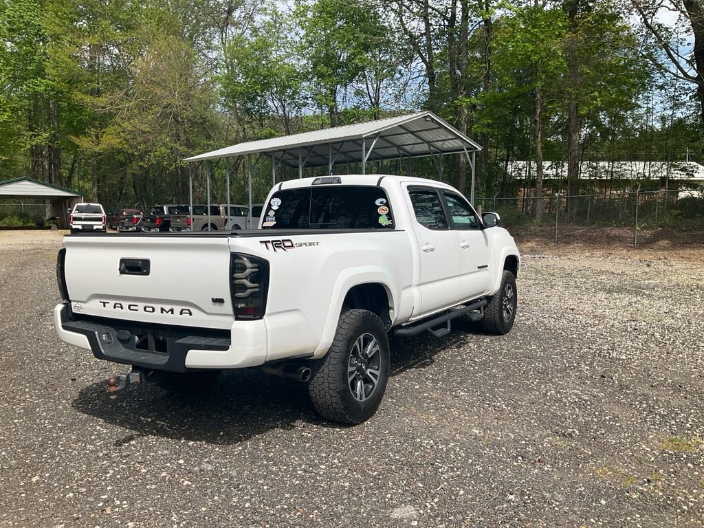 Used 2017 Toyota Tacoma TRD Sport image 5