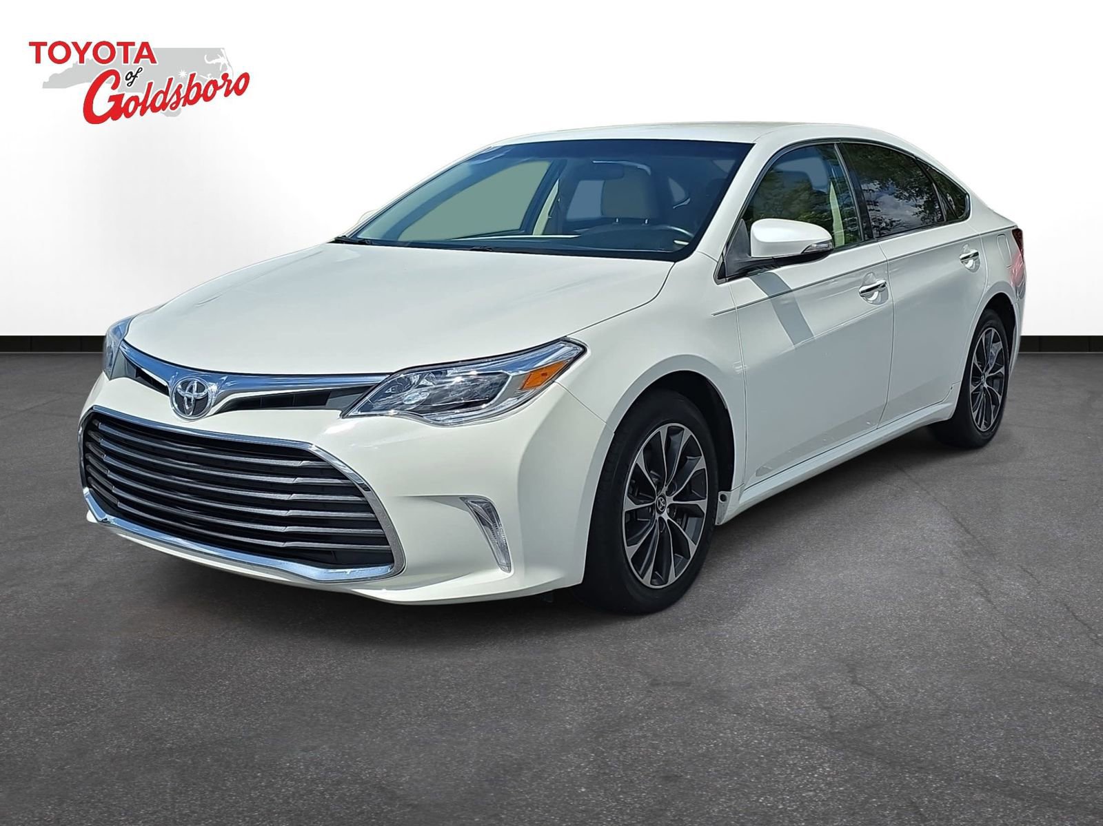 Used 2016 Toyota Avalon XLE FWD image 1