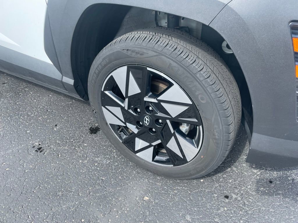 Used 2025 Hyundai Kona SEL image 3